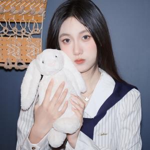 蓝琼